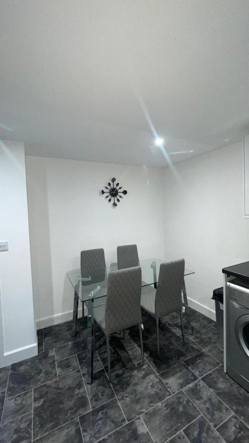 2 Bed Room Luxury Apartment In Old Kent Road Лондон Екстер'єр фото