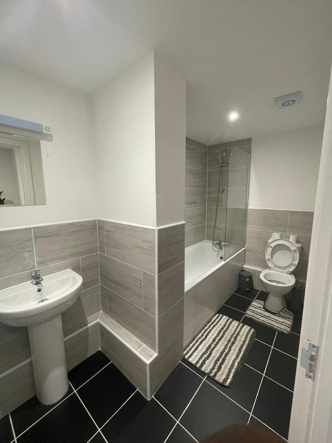2 Bed Room Luxury Apartment In Old Kent Road Лондон Екстер'єр фото