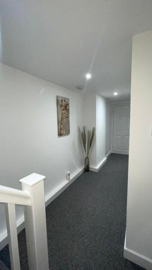 2 Bed Room Luxury Apartment In Old Kent Road Лондон Екстер'єр фото